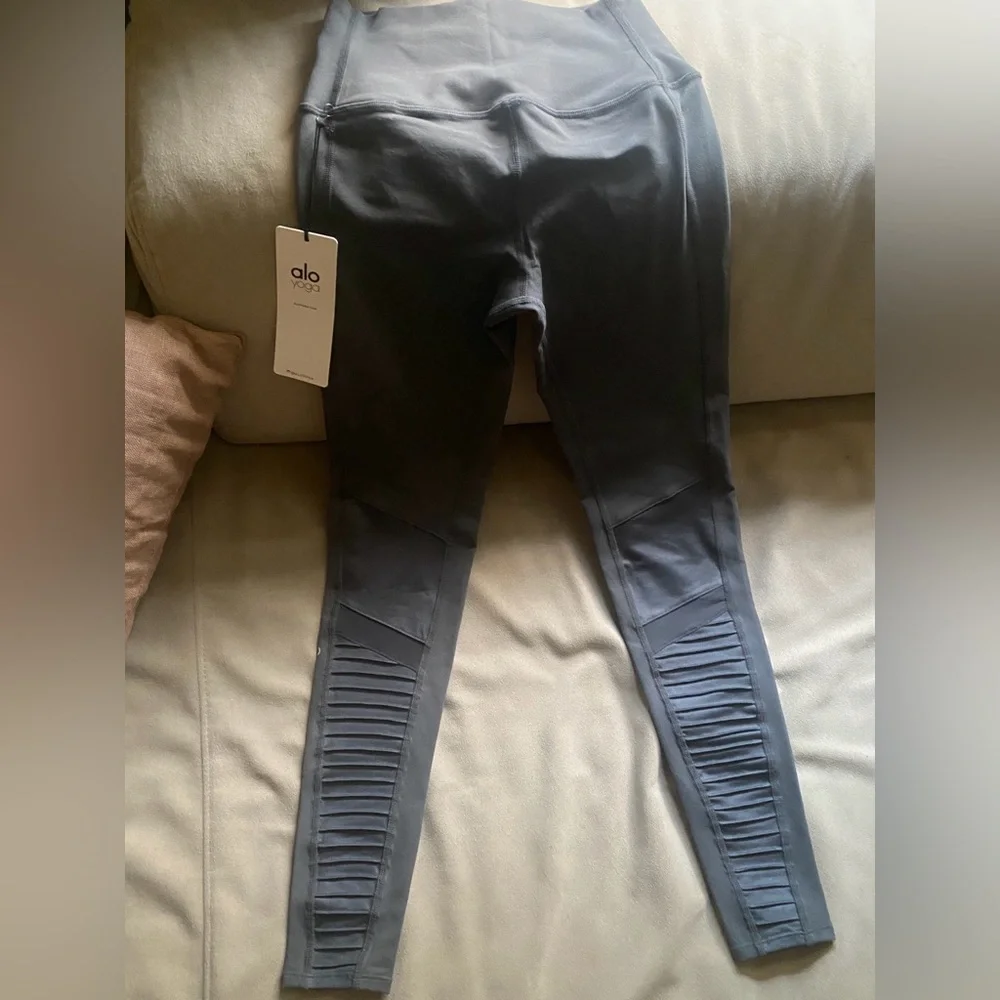 Super Flattering ALO Yoga High-Waist Moto Legging